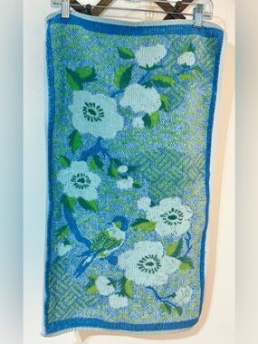 Utica fine arts JP Steven’s Floral Cotton Bath Towel with birds 70’s style VTG